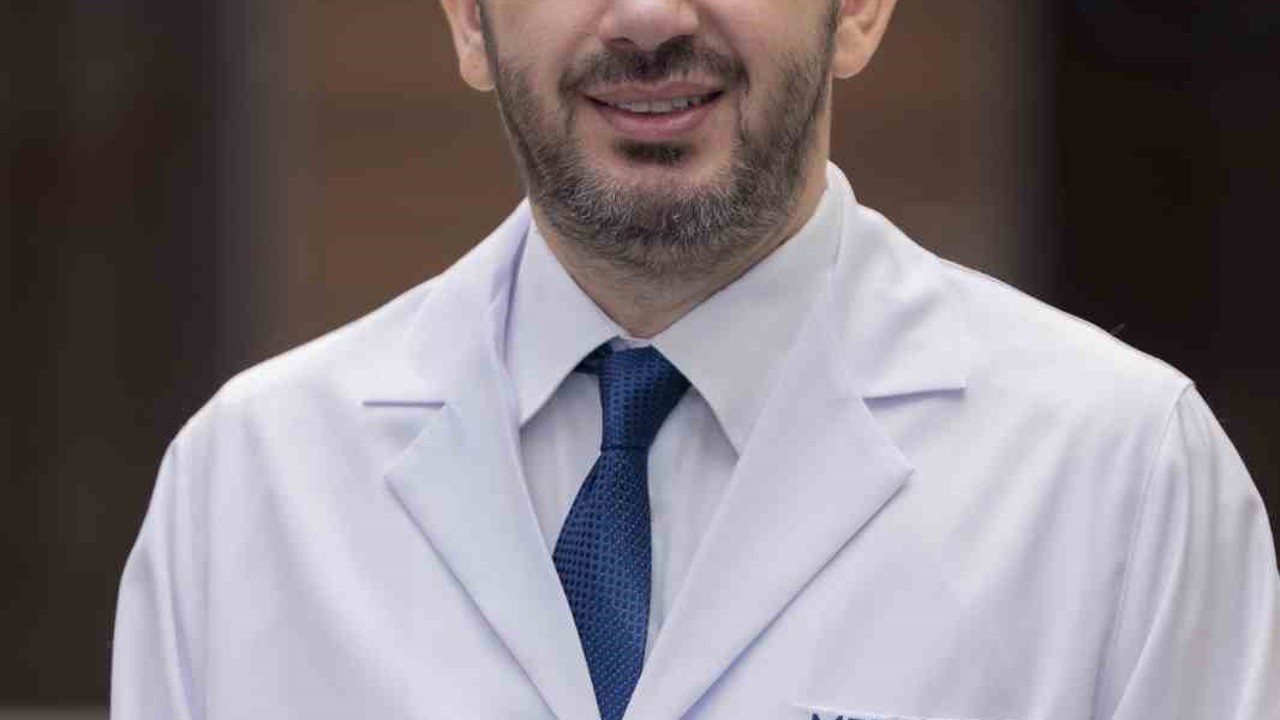 Uykuda tekme atmanın sebebi her zaman masum olmayabilir
