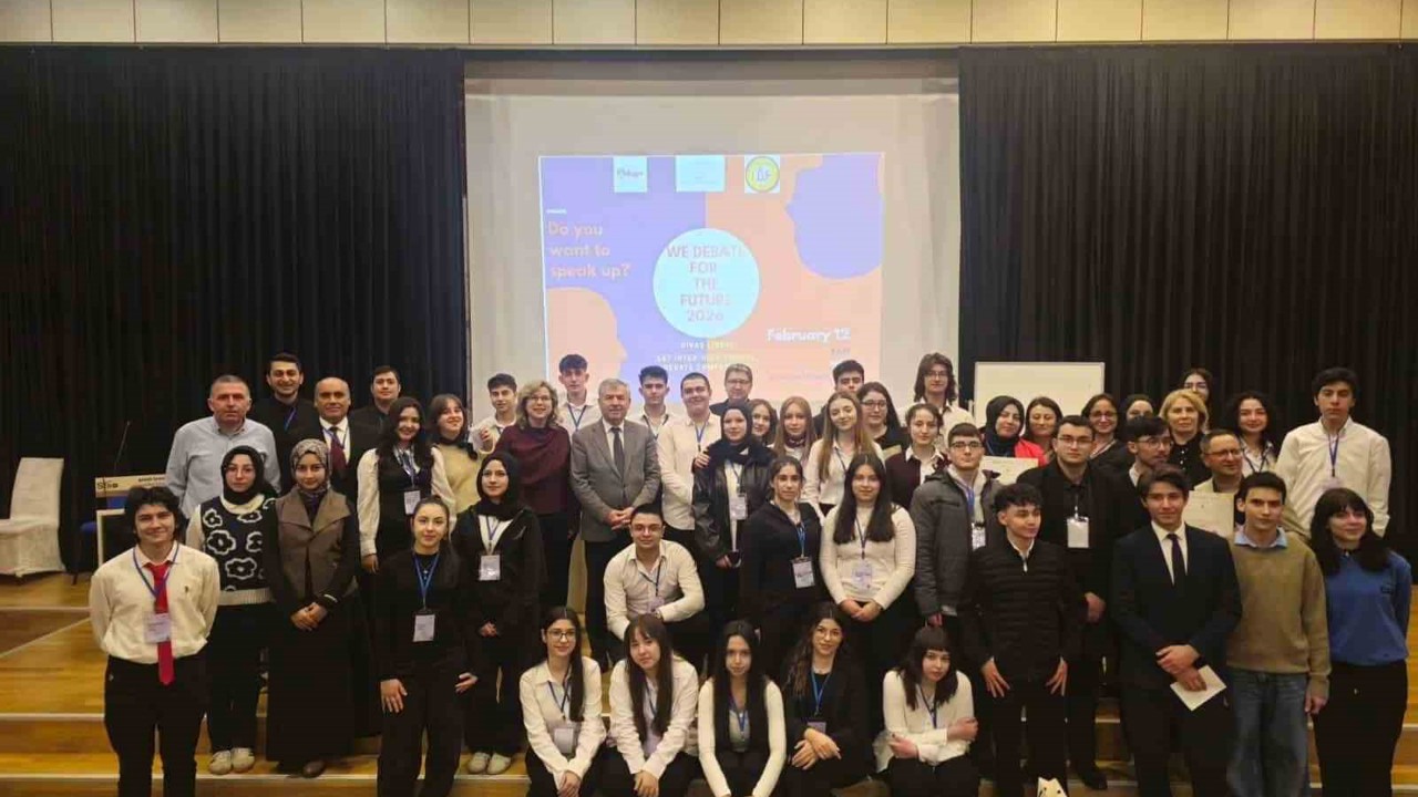 Sivas’ta İngilizce münazara yarışması düzenlendi
