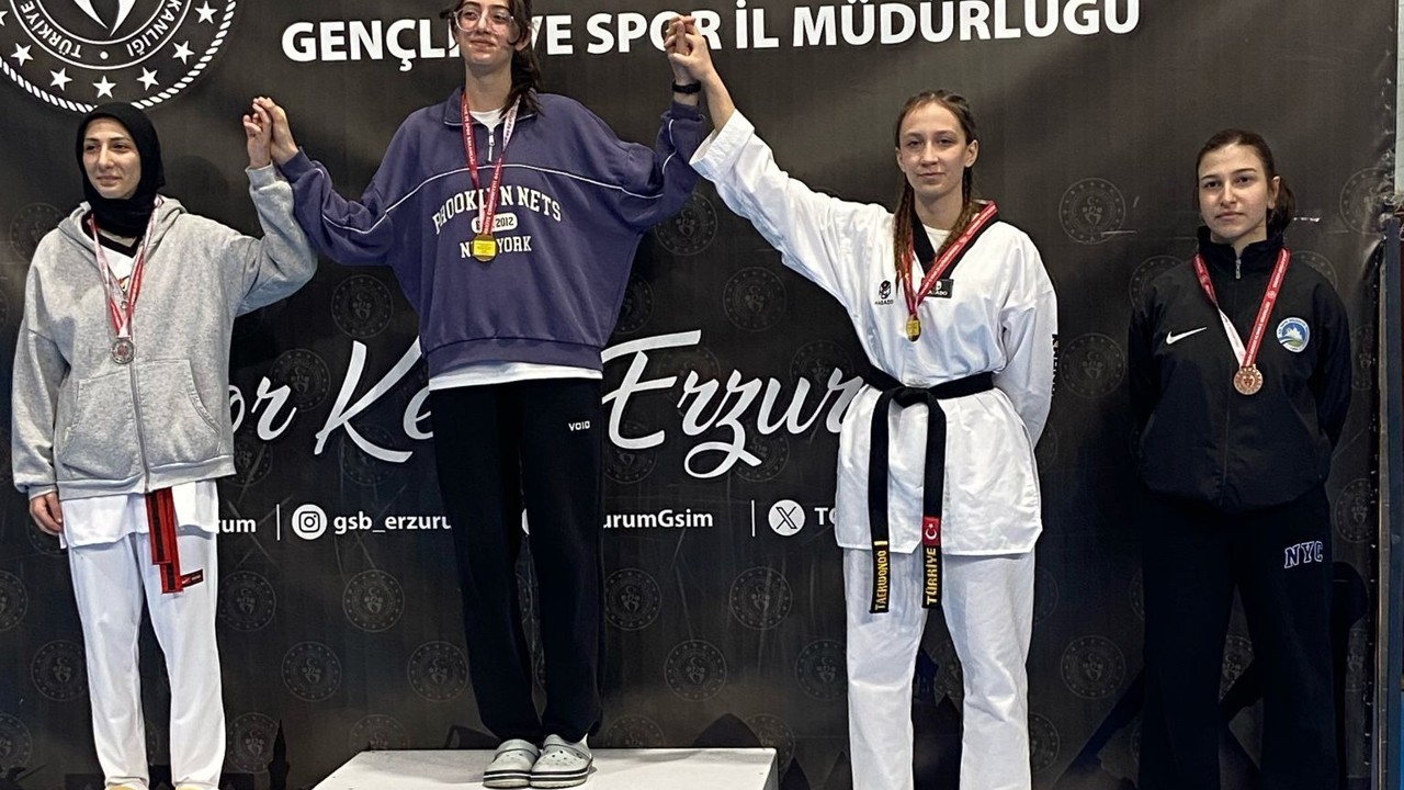 Oltulu taekwondocular Erzurum’dan madalyayla döndü

