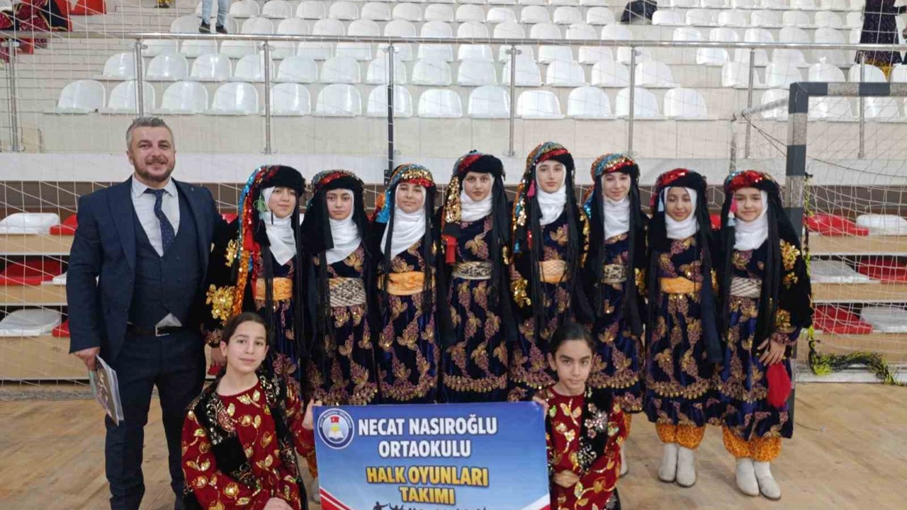 Batman’da Okul Sporları Halk Oyunları Yarışması düzenlendi
