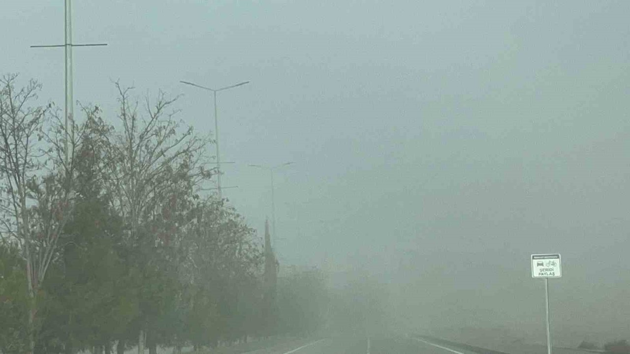 Batman’da sis etkili oldu, görüş mesafesi düştü
