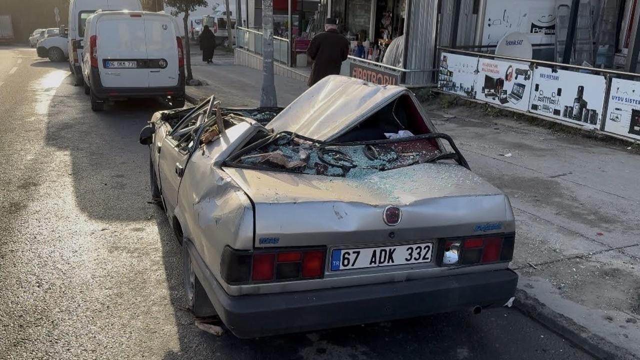 Esenyurt’ta mahalleli fırtınayı anlattı; "Toz duman içerisinde kaldık"
