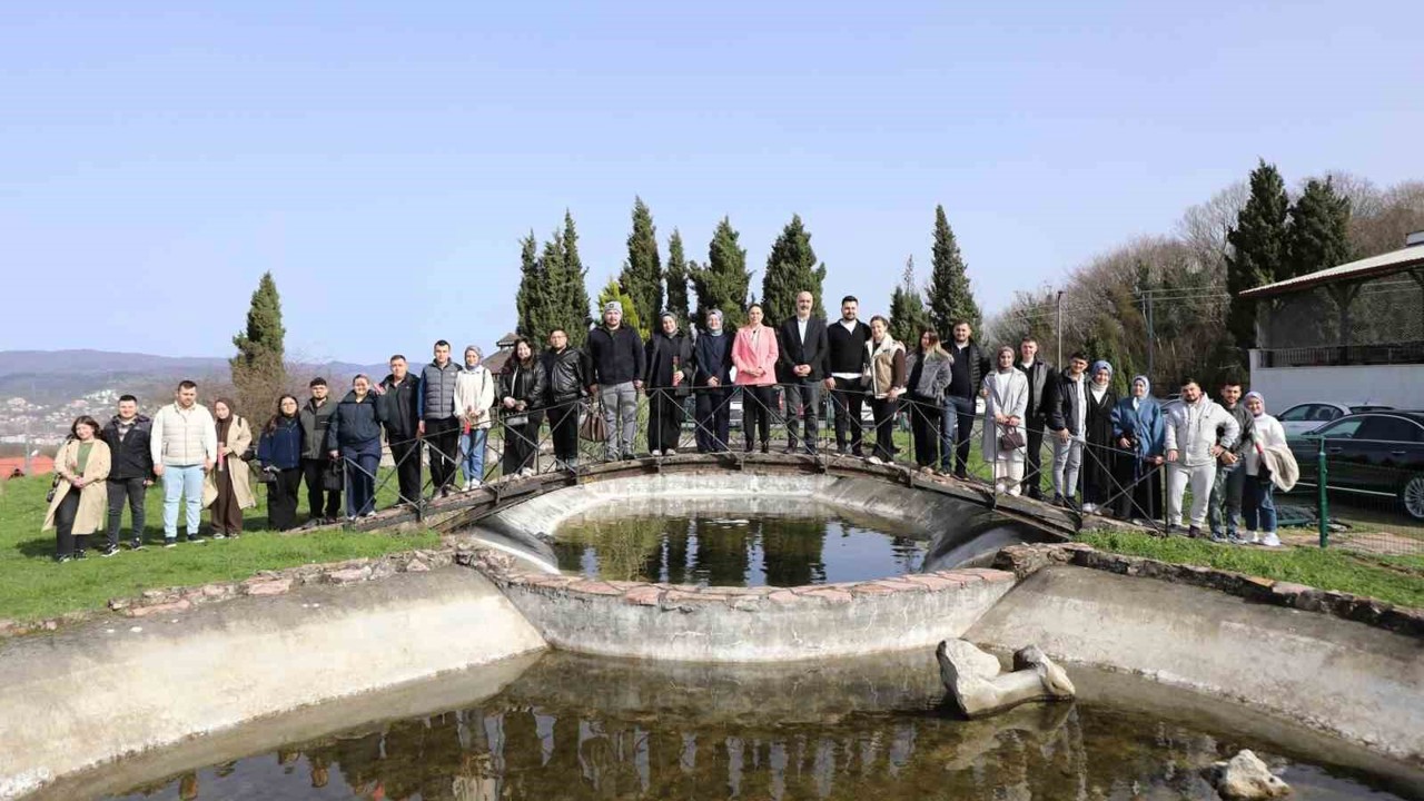 Vali Arslan yeni evlenecek çiftlerle bir araya geldi
