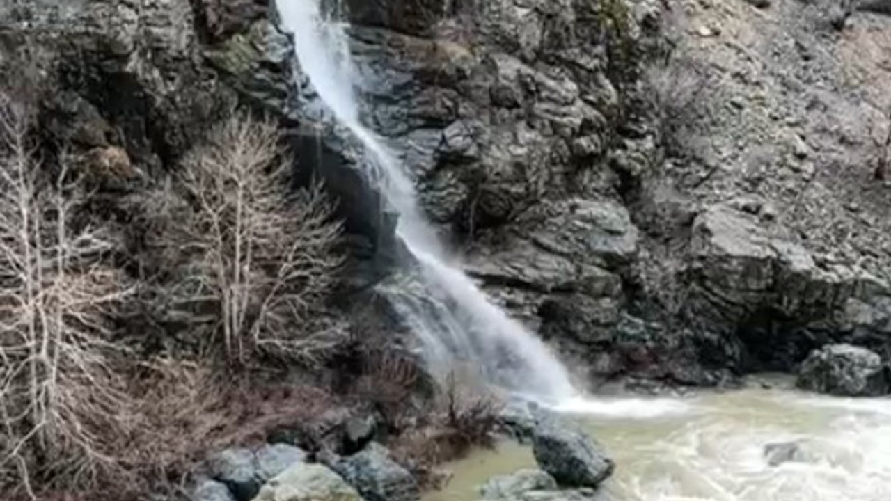 Sağanak yağışlar kuruyan şelaleleri canlandırdı
