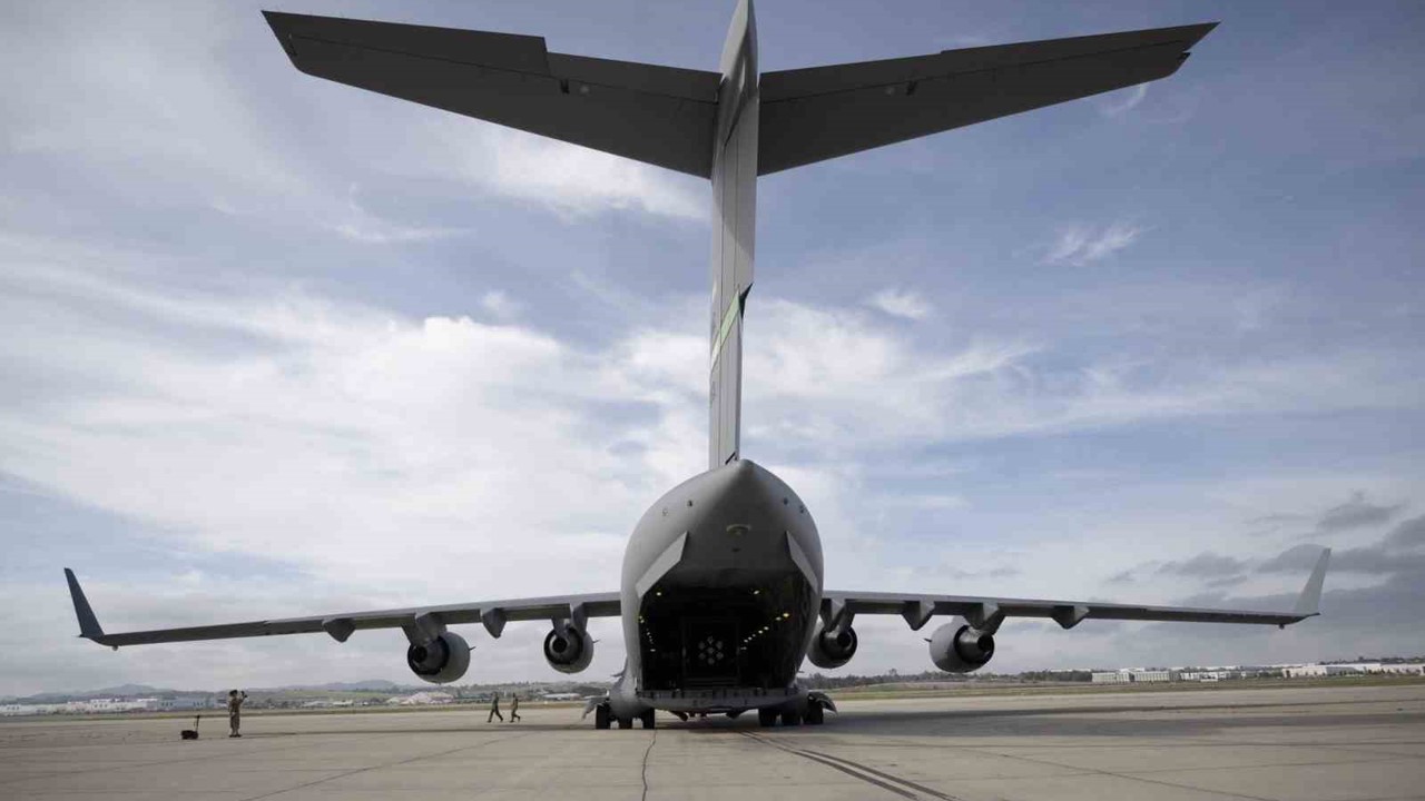 ABD’de bir ilk: Nükleer reaktörü kargo uçağıyla taşıdı
