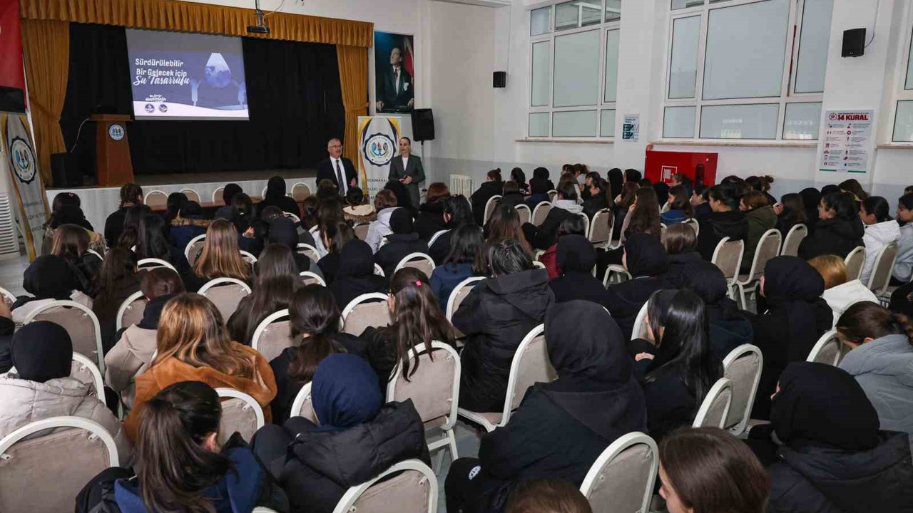 Liseli öğrencilere "Bilinçli su tüketimi" eğitimi verildi
