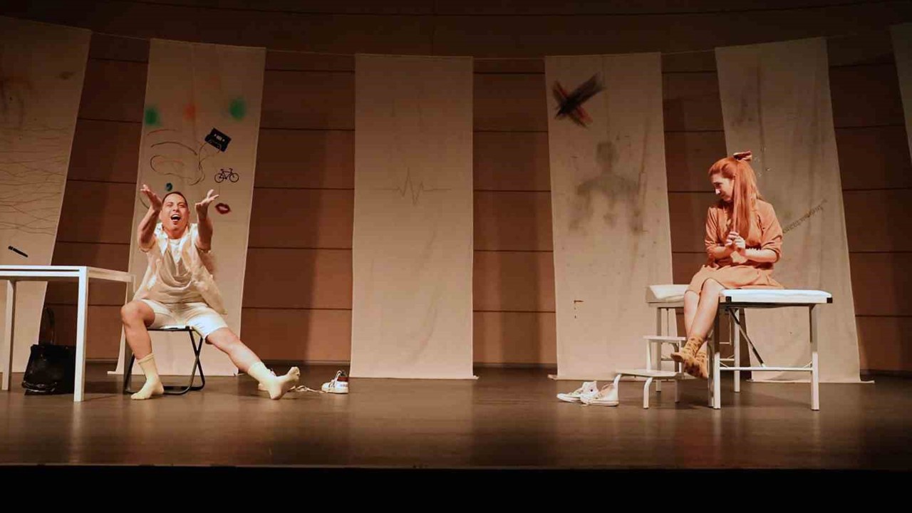 Menteşe Belediye Tiyatrosu Acıpayam’da sahne aldı
