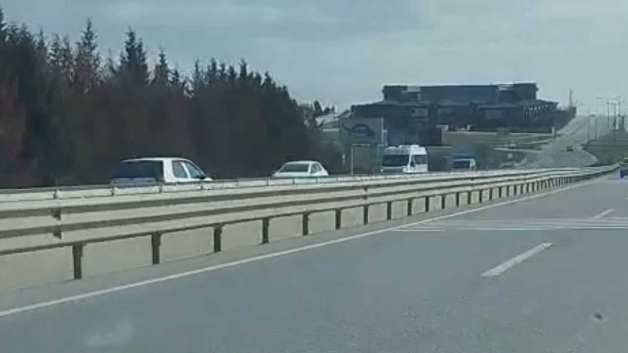 Kilometrelerce ters yönde ilerledi, faciaya ramak kaldı
