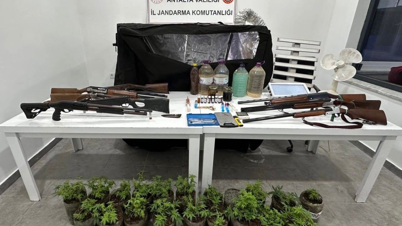 Alanya’da uyuşturucu operasyonu: Sıvı metamfetamin ve kenevir ele geçirildi
