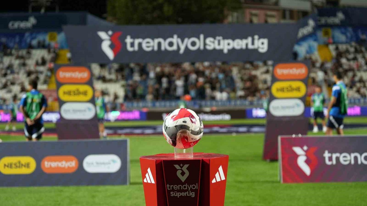 Beşiktaş - Galatasaray derbisinin tarihi açıklandı
