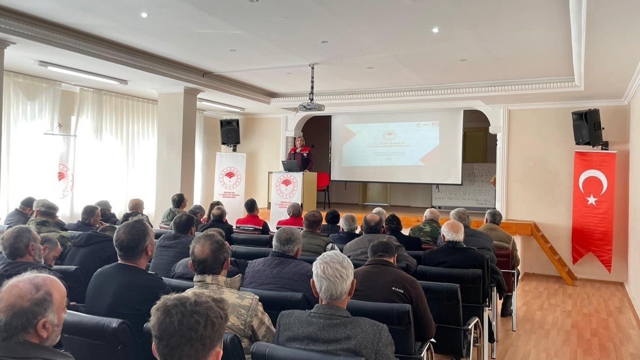 Kemaliye’de üreticilere B-Reçete Sistemi anlatıldı
