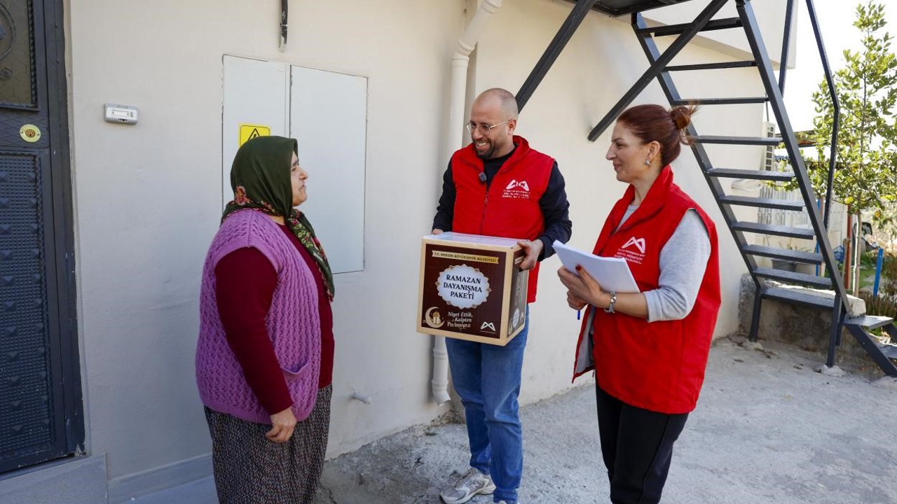 Mersin’de 13 ilçede 120 bin Ramazan kolisi dağıtılıyor
