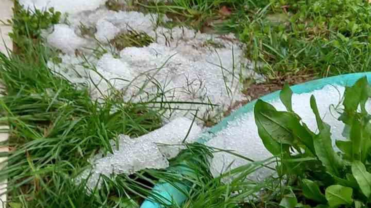 Ortaca’da kuvvetli yağışın ardından dolu etkili oldu
