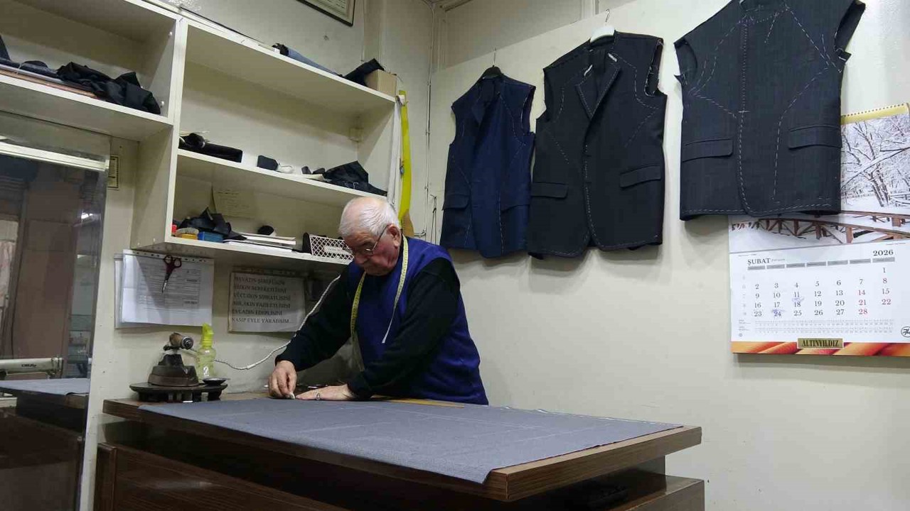 Terzilik mesleğinde yarım asrı geride bıraktı
