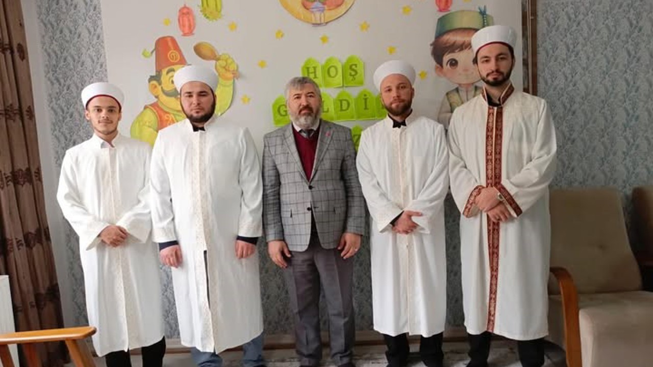 Hisarcık’ta 4 yeni din görevlisine cübbe ve sarık giydirildi
