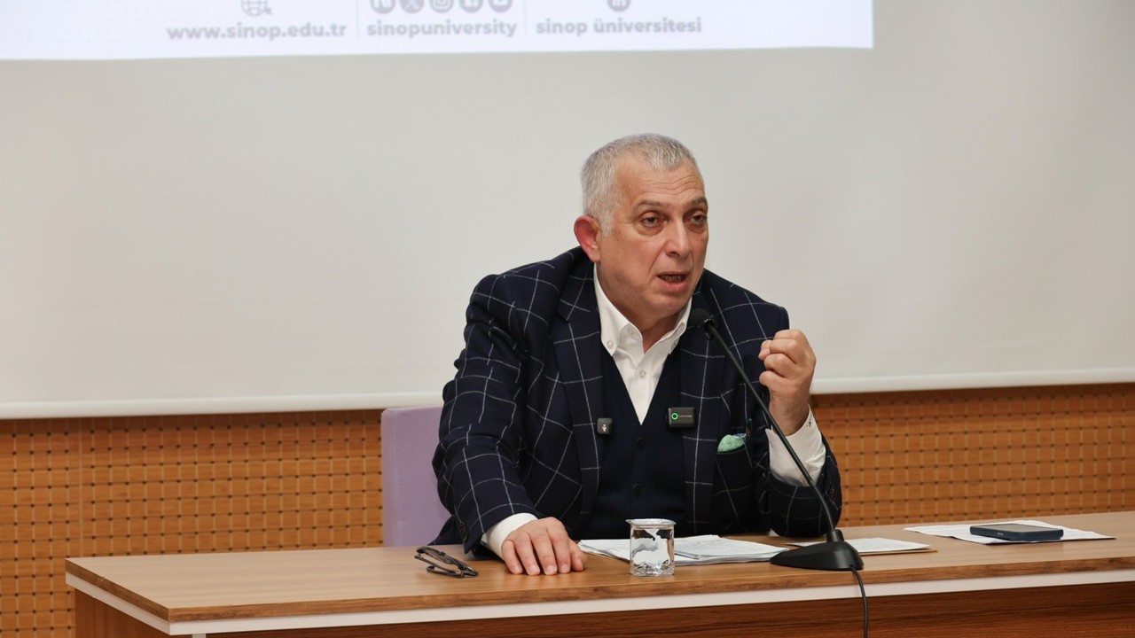 Metin Külünk: "Mesele, hak ile batıl mücadelesinde kimin nerede durduğudur"
