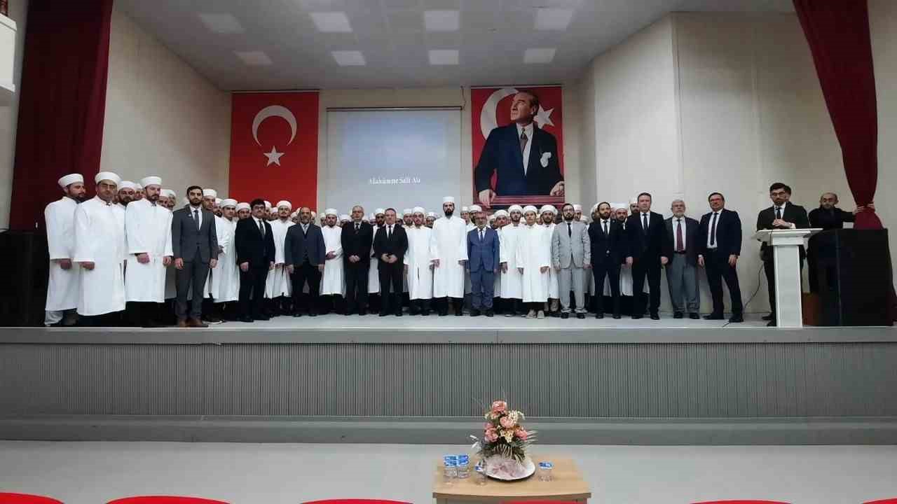 Sinop’ta 70 din görevlisine cübbe ve sarık giydirildi
