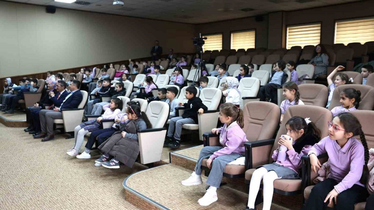 İlkokul öğrencileri Erenler Belediyesi’nde
