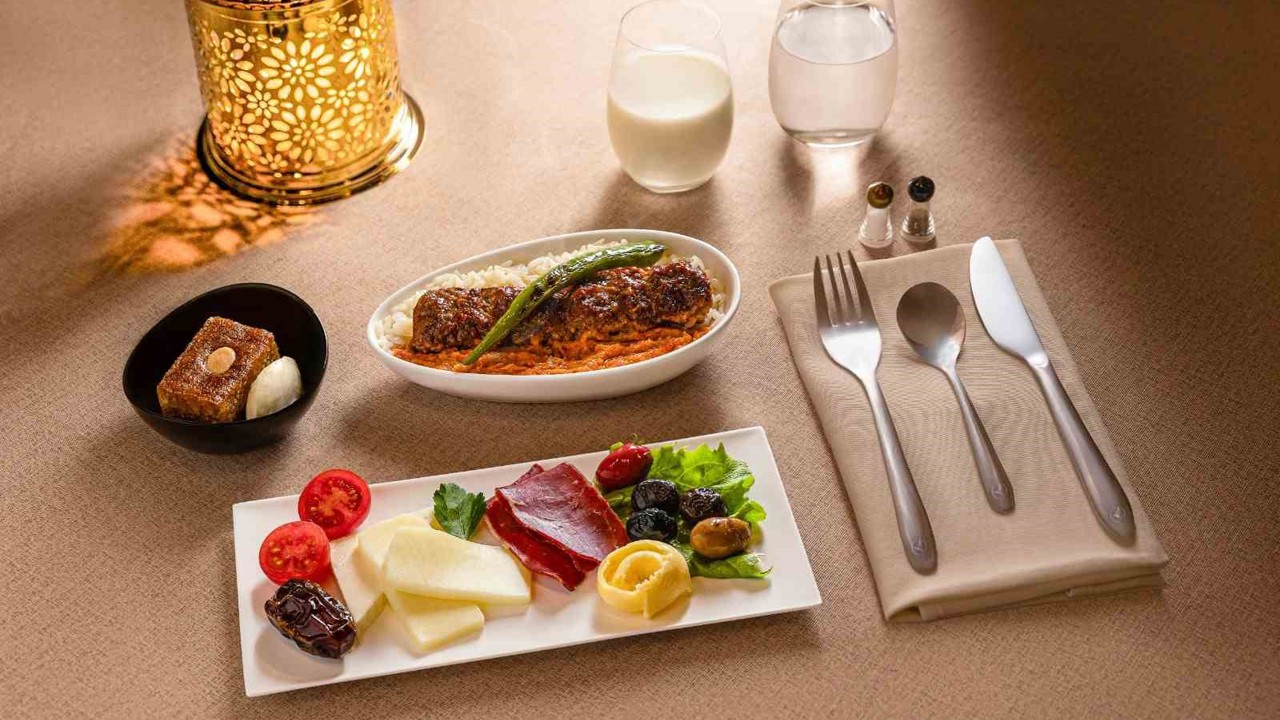 Türk Hava Yolları’ndan Ramazan ayına özel uçak içi ikramlar
