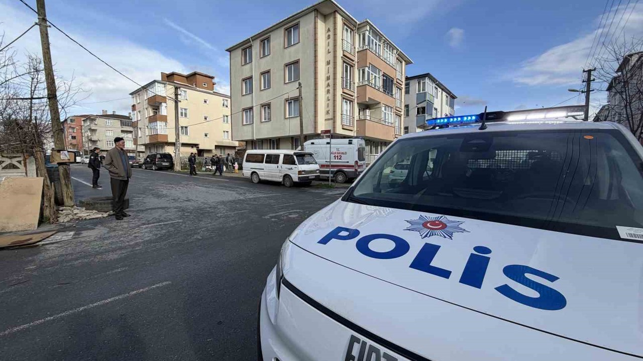 60 yaşındaki kadın evinde ölü bulundu
