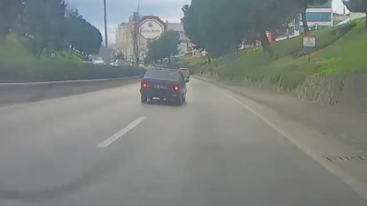 Çocukların üzerine araç sürdü, hiçbir şey olmamış gibi devam etti.. O anlar kamerada
