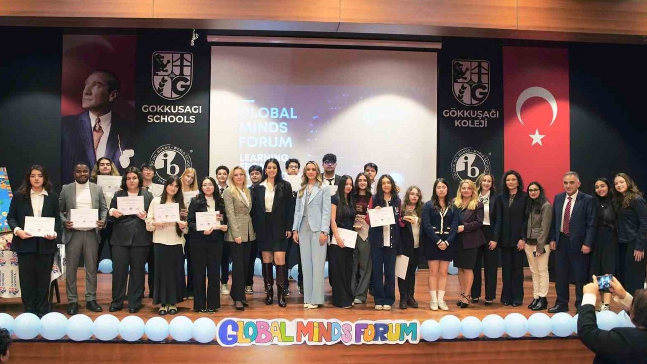 Gençler "Global Minds Forum"da küresel meseleleri tartıştı

