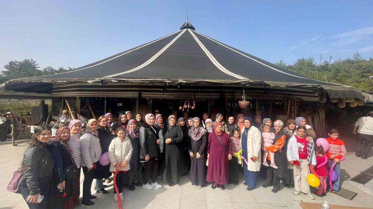 Kütahya’dan İzmir’e "Kadınlarımız Baş Tacımız" buluşması
