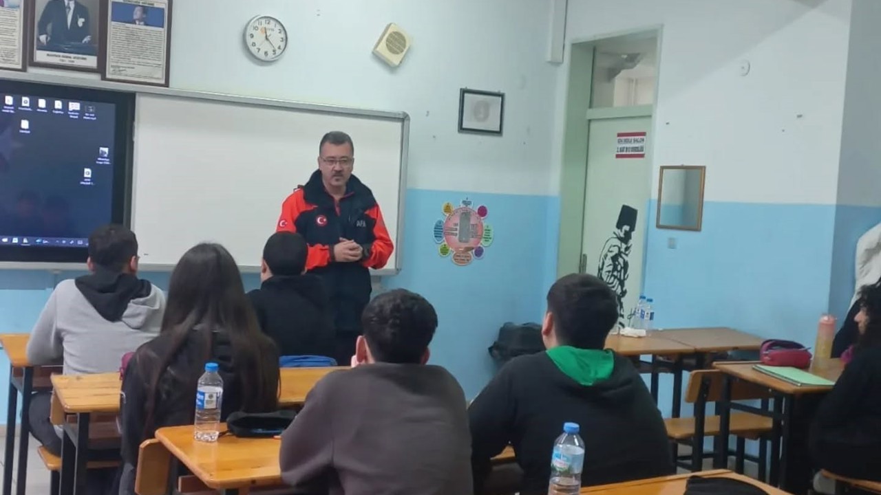 AFAD ekipleri Nazilli’de öğrencileri afetlere karşı bilinçlendirdi
