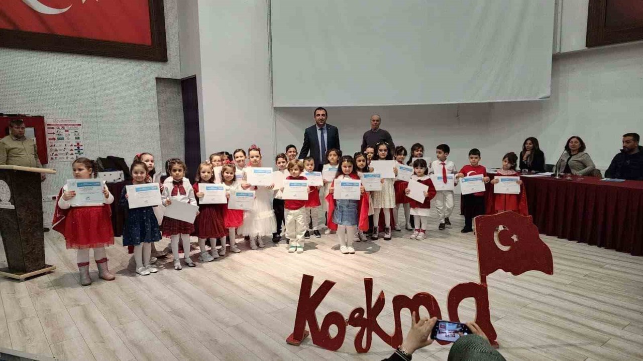 Okul öncesi öğrencileri İstiklâl Marşı’nı ezbere okudu
