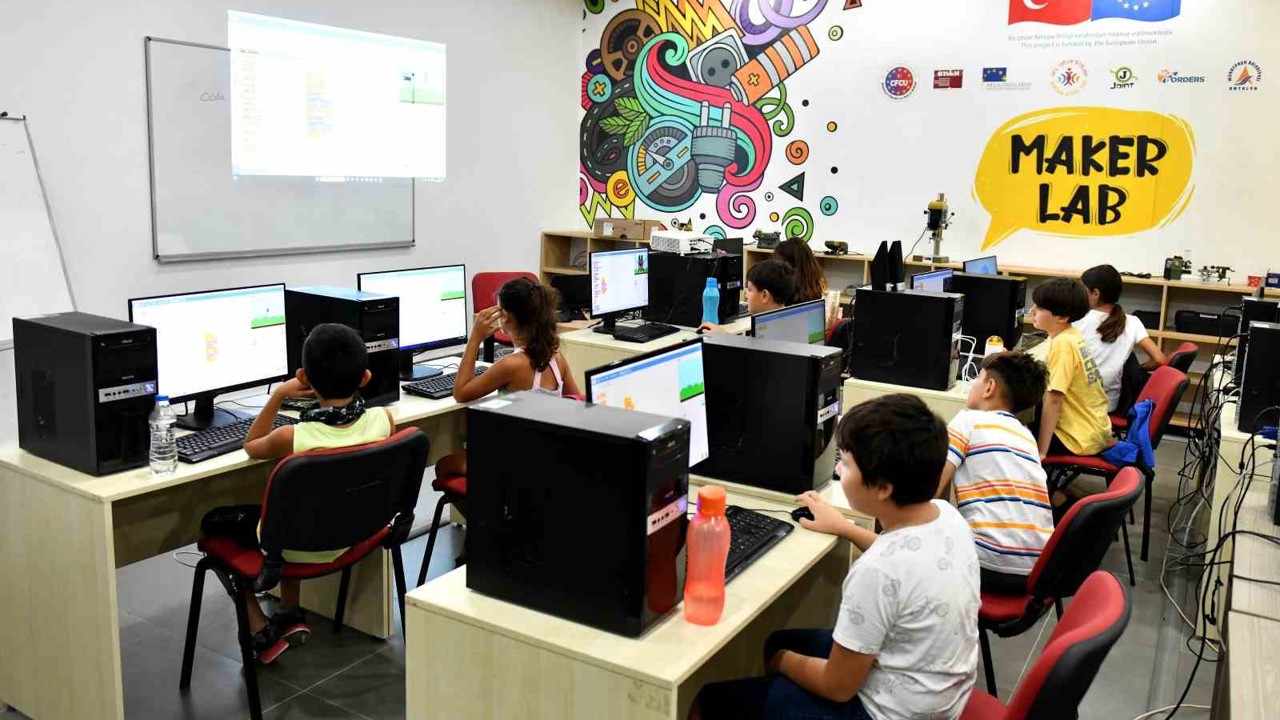 Muratpaşa’da robotik kodlama eğitimi başlıyor
