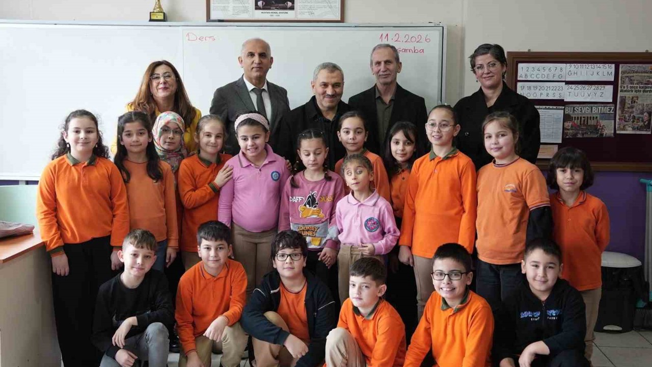 Sabri öğretmen görme engelli öğrencilere ilham oldu
