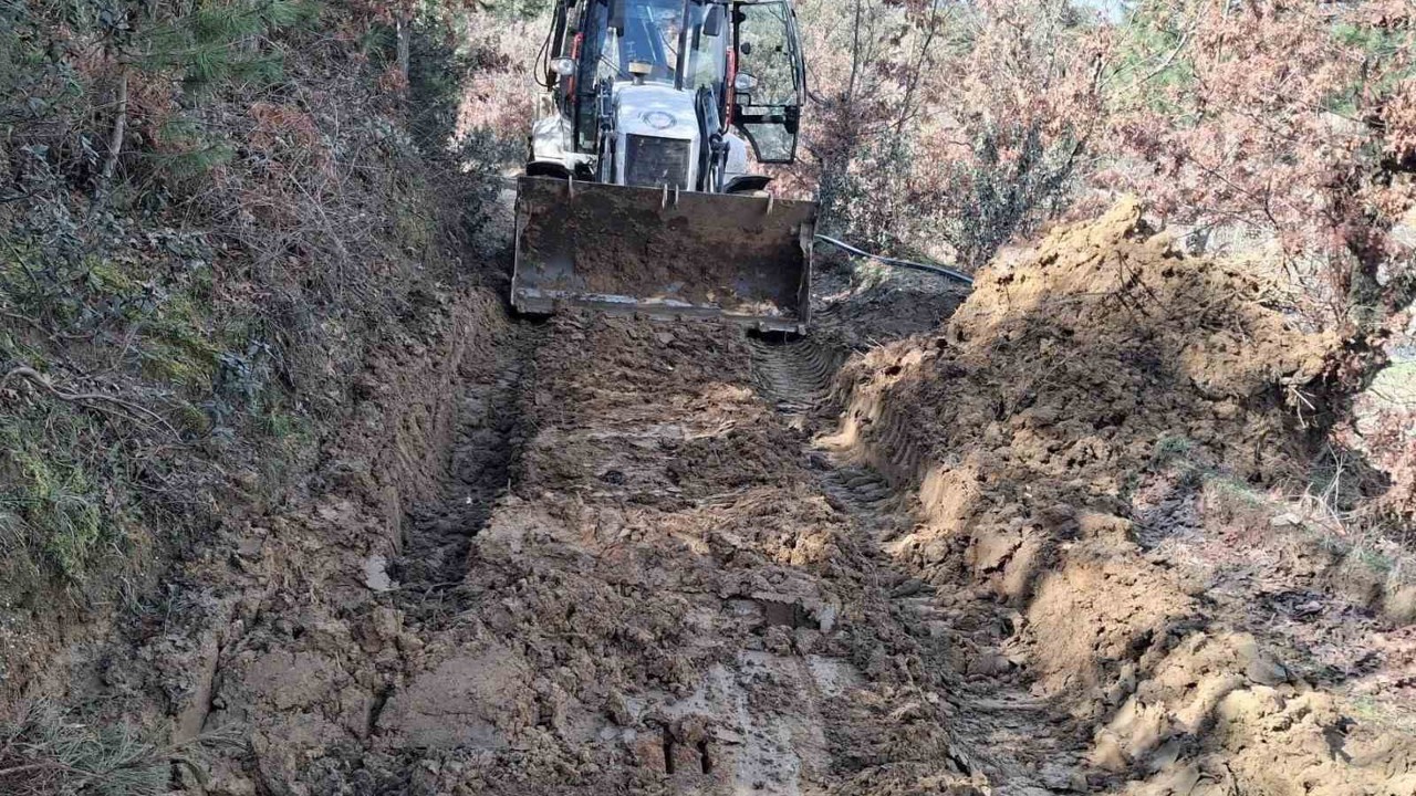 Kuyucak Belediyesi’nden yağışla kapanan yollara hızlı müdahale
