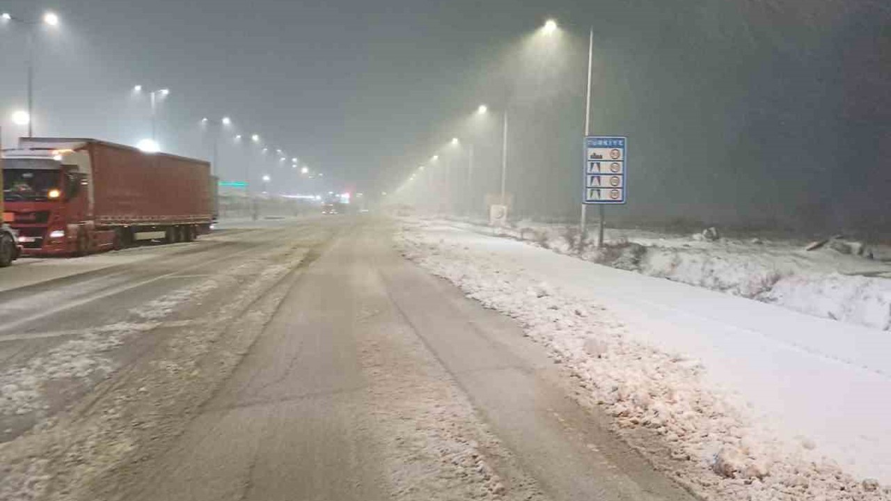 Balkanlar’dan gelen kar sınırdan girdi
