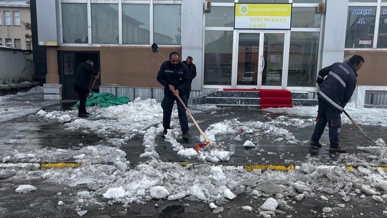Arpaçay’da Ramazan temizliği
