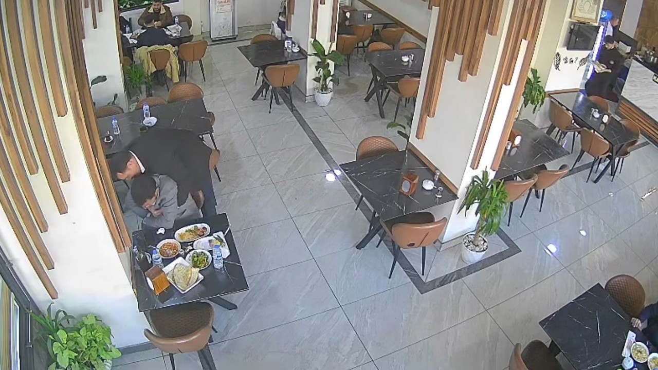 Boğazına kaçan pirinç tanesi canına mal oluyordu: O anları anlattı
