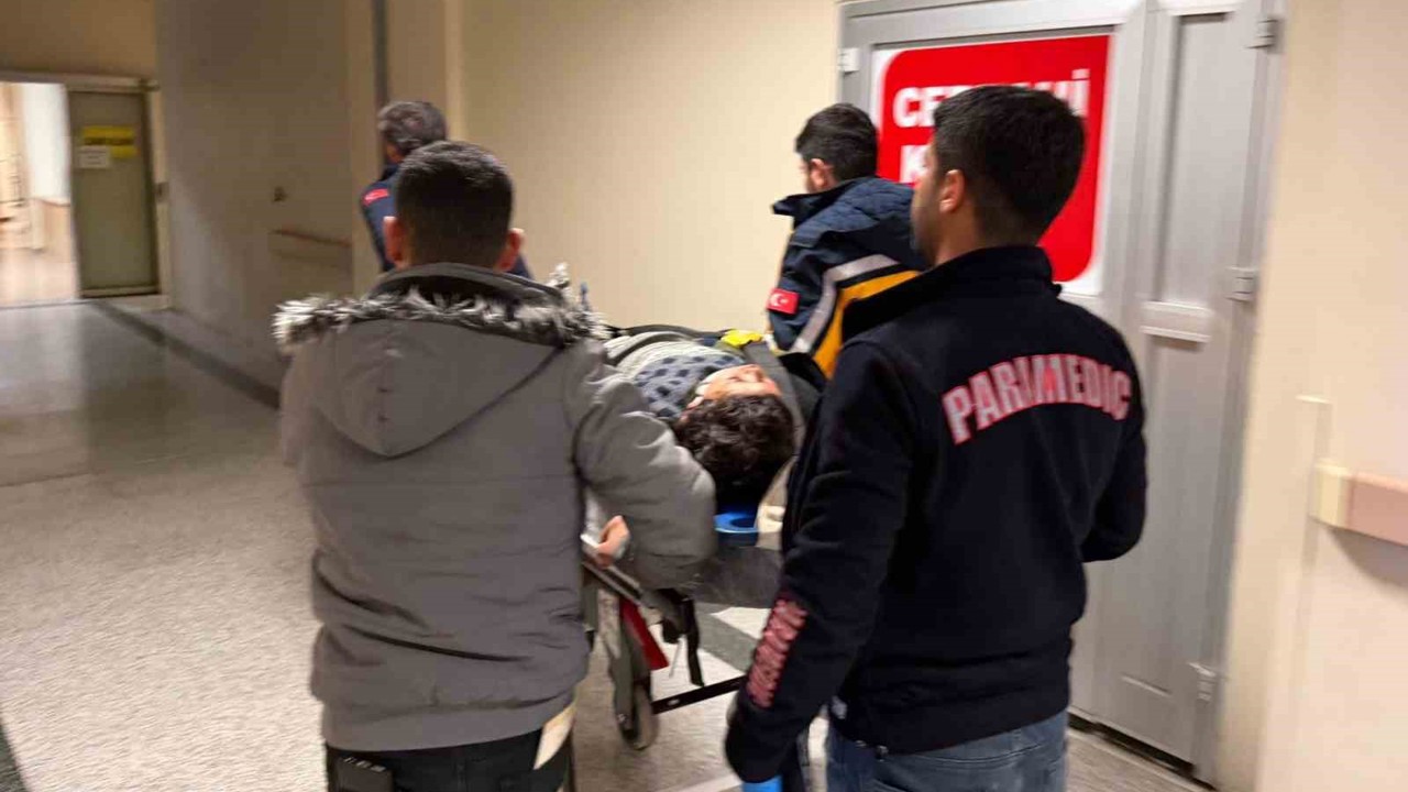 Otomobilin çarptığı çocuk yaralandı
