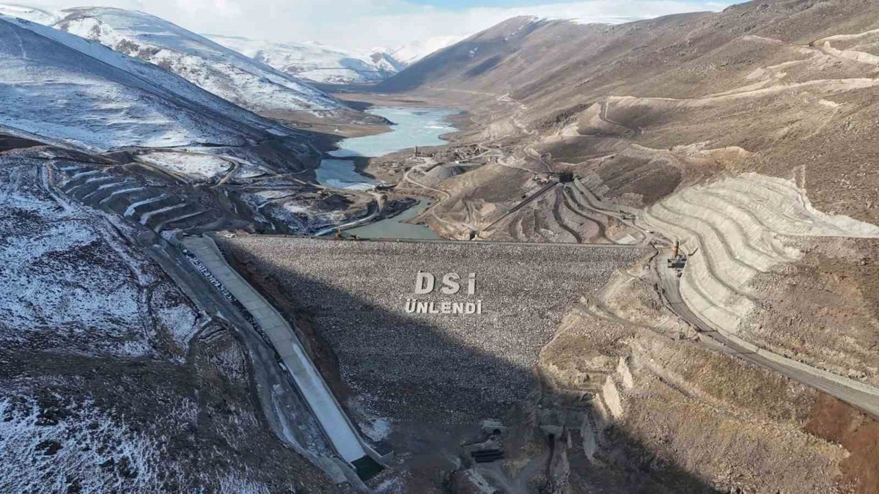 Ünlendi Barajı’nda su tutuldu: Iğdır’a 1,9 milyar liralık dev yatırım

