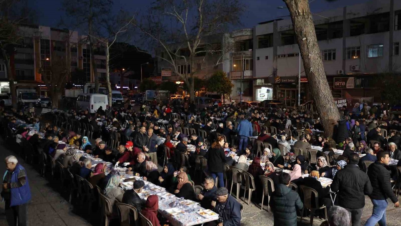 Efeler Belediyesi şehrin dört bir yanında iftar sofraları kuracak
