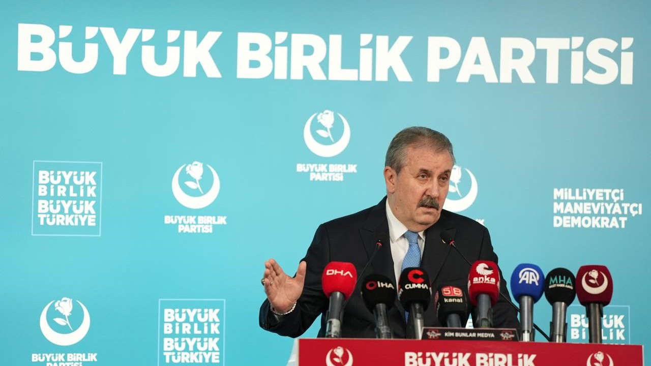 BBP Genel Başkanı Destici: "Ne yapmış Akın Gürlek, bahisçilerin üstüne gitmiş. Millet olarak teşekkür etmemiz lazım"
