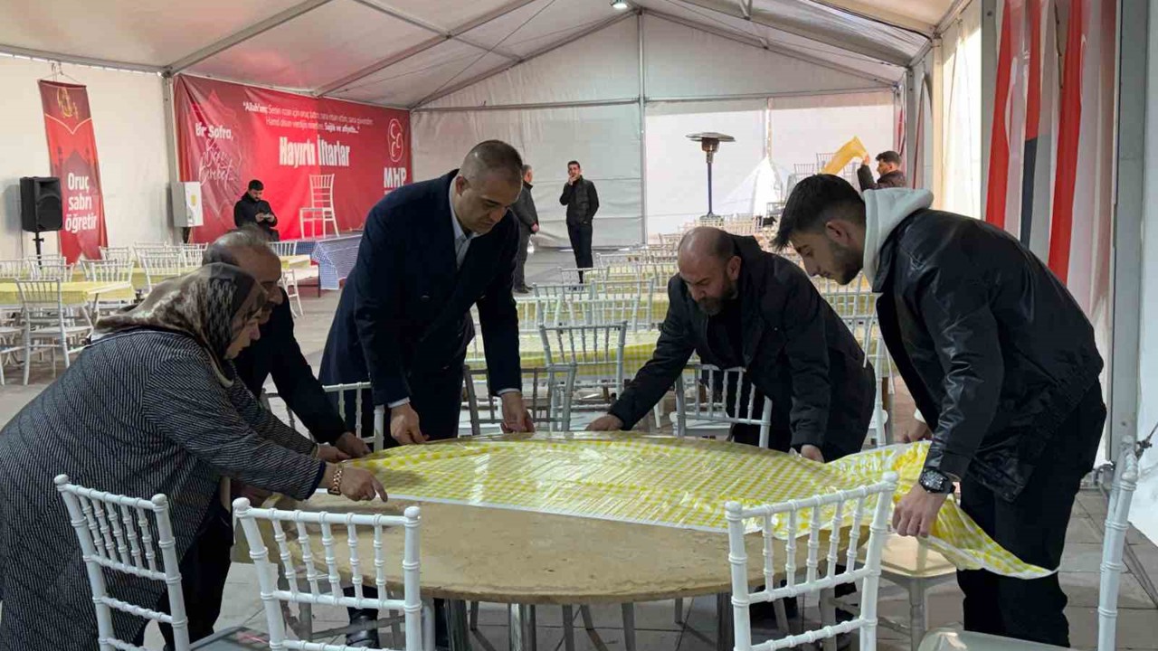 MHP’den ‘Bir sofra bin bereket’ temalı iftar otağı
