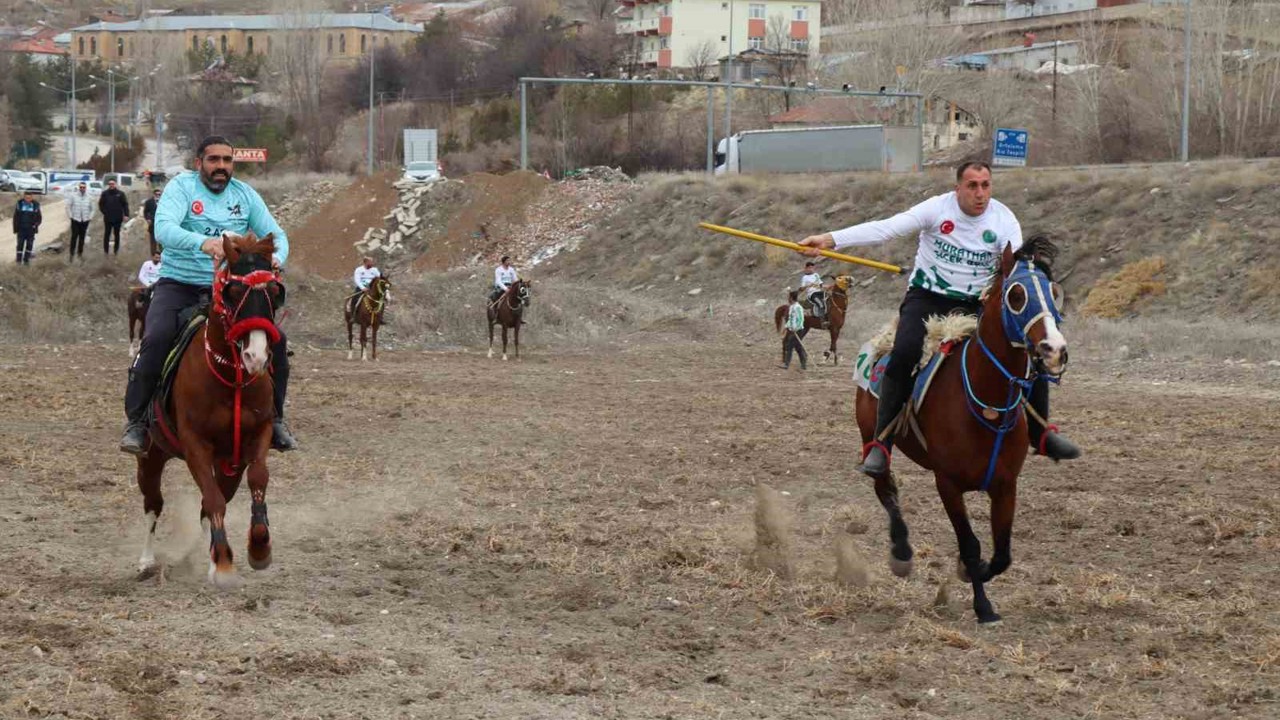 Tercan’ın kurtuluşunun 108. yılında cirit heyecanı
