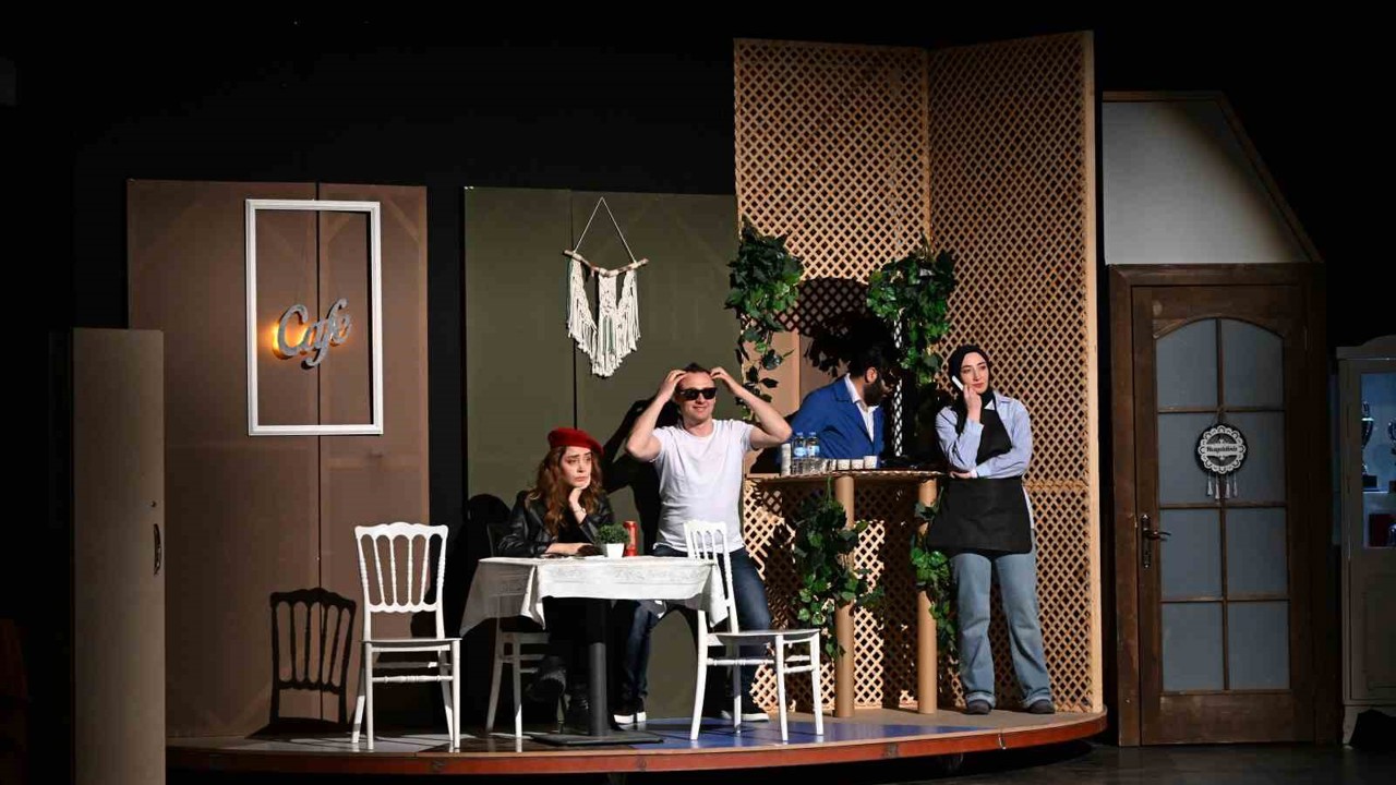 "Yarınlara geç kalmadan" ayakta alkışlandı
