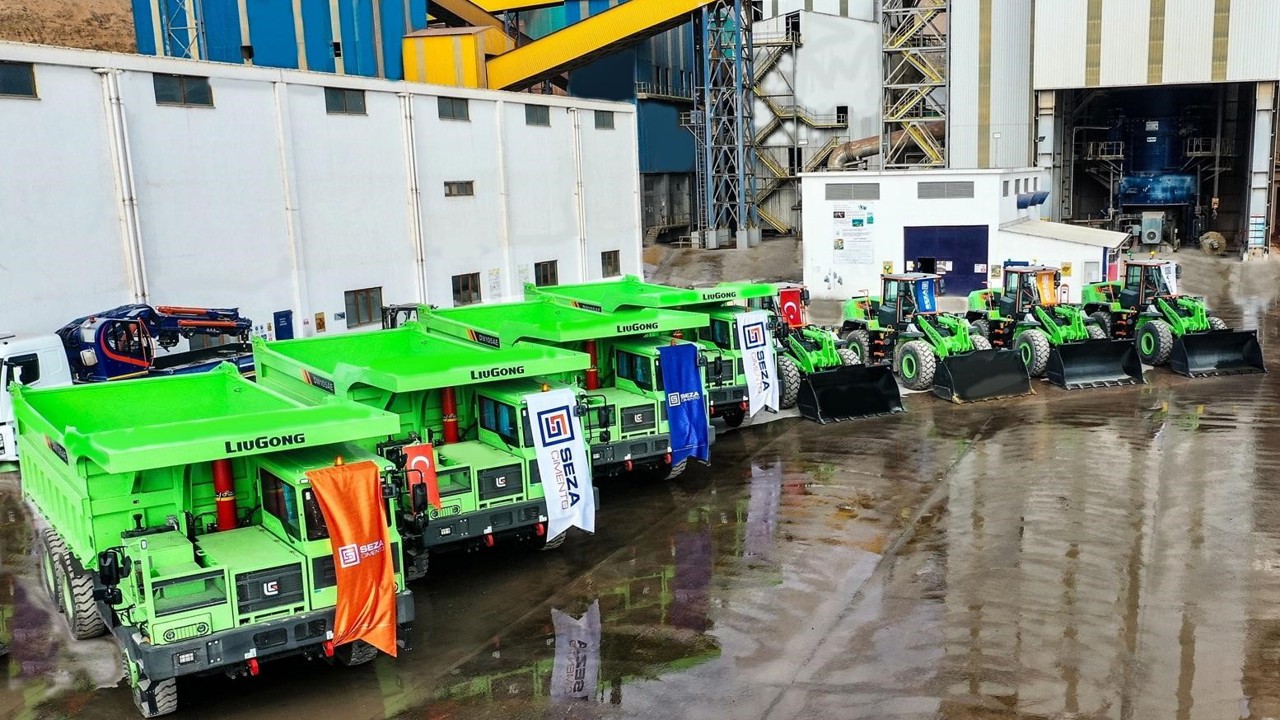 Seza Çimento, yeni elektrikli araç filosuyla çevreci vizyonunu güçlendirdi
