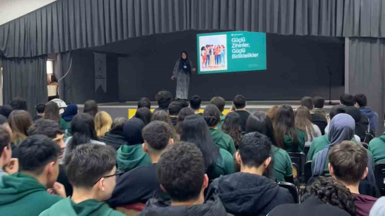 Genç akademisi eğitimleri aralıksız sürüyor
