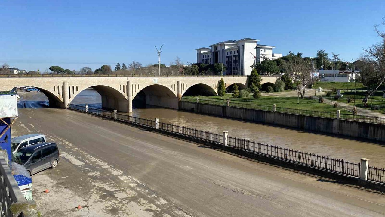 Biga’da taşan Kocabaş Çayı normale döndü
