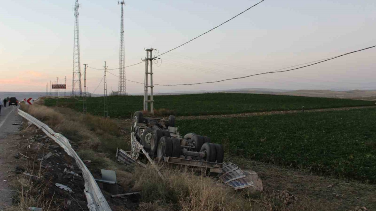 3 kişiyi hayattan koparan kazaya karışan kamyon sürücüsü hakim karşısına çıktı
