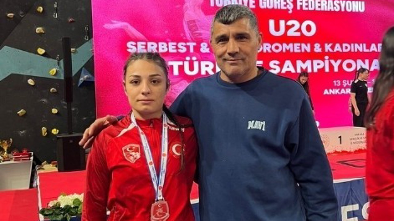 Aydınlı güreşçiler Türkiye Şampiyonası’ndan madalyalarla döndü
