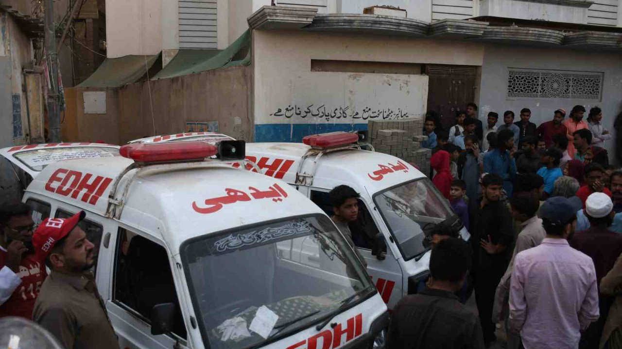 Pakistan’da üç katlı binada tüp patladı: 16 ölü, 14 yaralı
