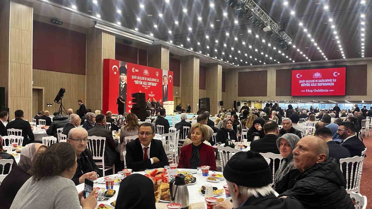 İstanbul Valisi Gül, şehit aileleri ve gazilerle iftarda buluştu
