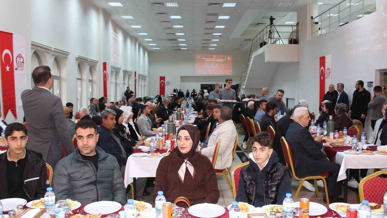 Siirt’te şehit ve gazi aileleri onuruna iftar yemeği verildi
